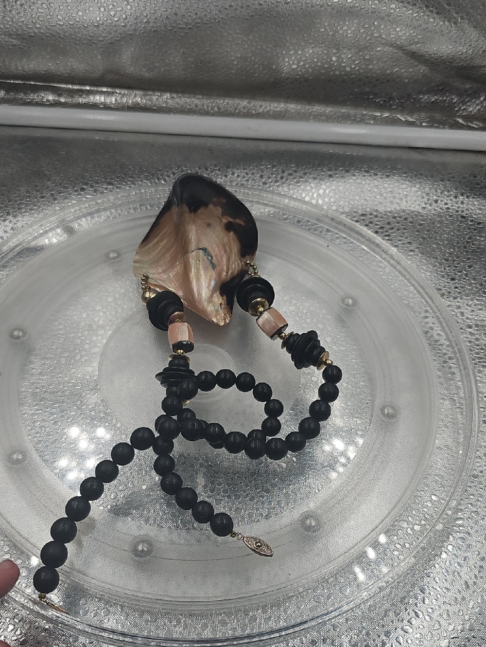 Sea Shell Necklace - Picture 2 of 3
